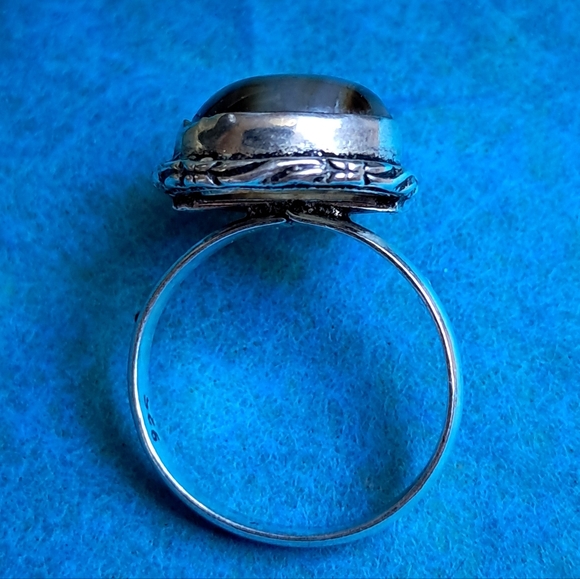 Gorgeous Sterling Banded Agate Ring, Size 7.75 - Picture 3 of 6